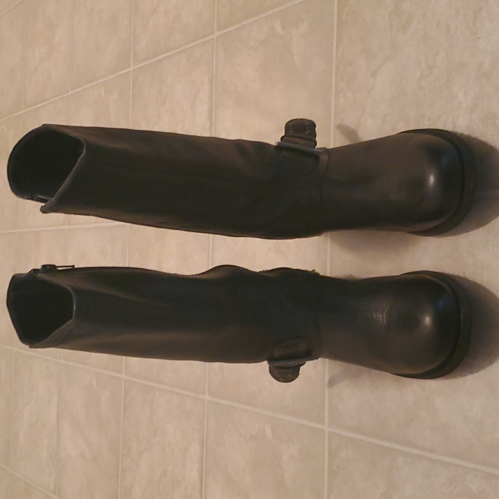 Black Cat Boots With Stylish Buckle! Sz. 8!